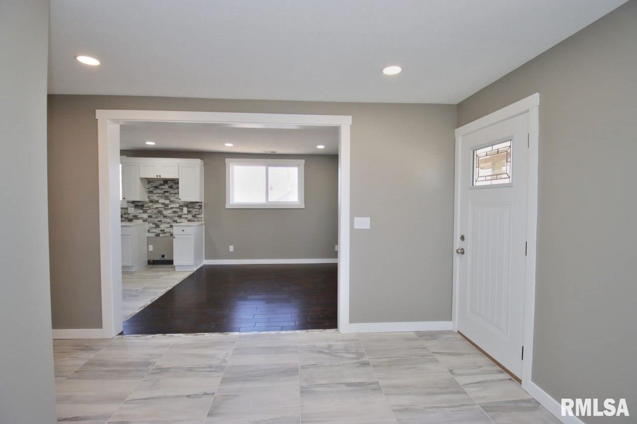 8504 West Main Street Mapleton, IL 61547 - Photo 5 of 51