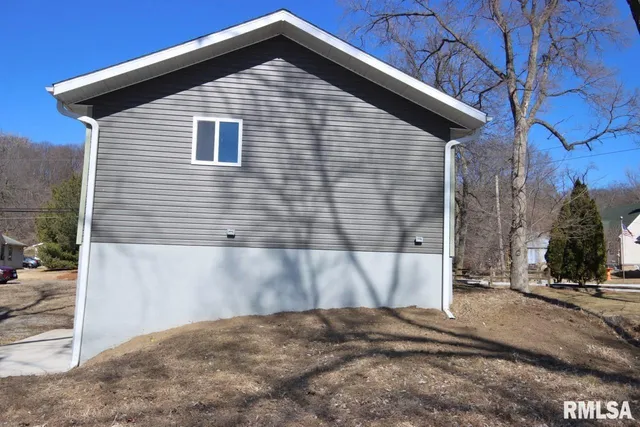 $185,990 | 8504 West Main Street, Mapleton, IL 61547