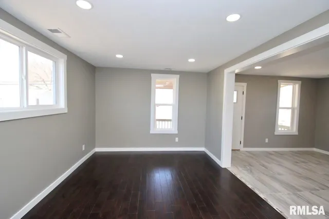 $185,990 | 8504 West Main Street, Mapleton, IL 61547