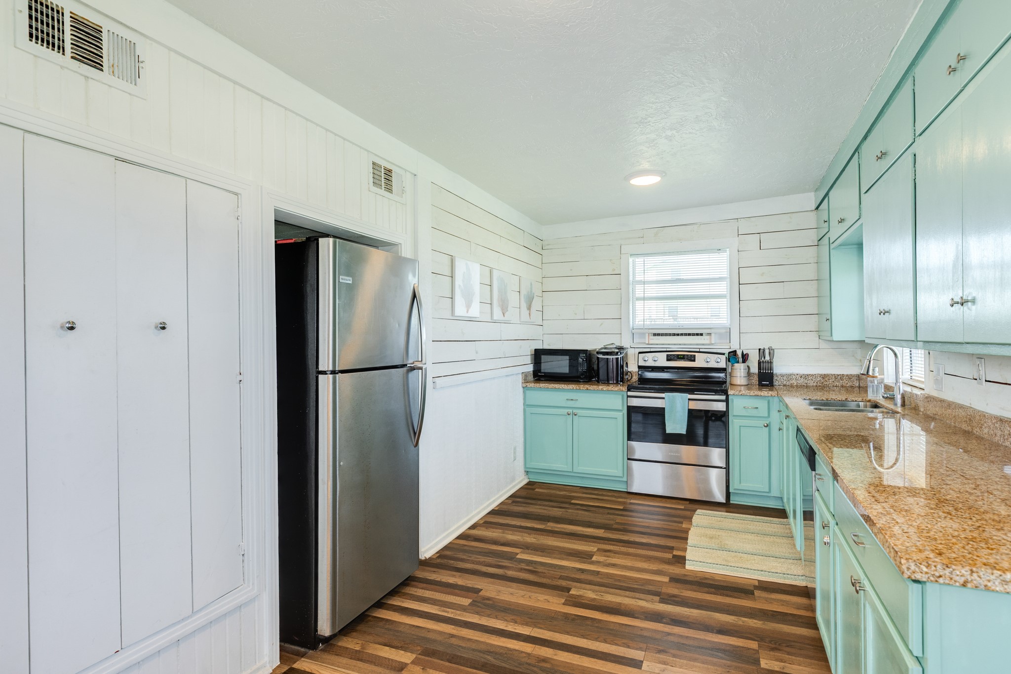 915 Caisson Street Surfside Beach, TX 77541 - Photo 15 of 25