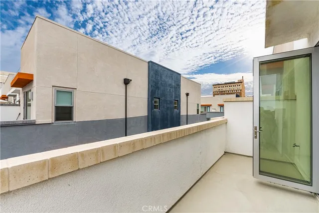 $4,000 | 231 Elm Avenue, Long Beach, CA 90802