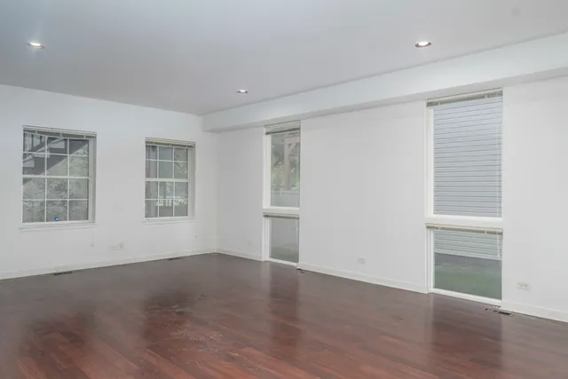 $330,000 | 1133 East 83rd Street, Unit 177, Chicago, IL 60619