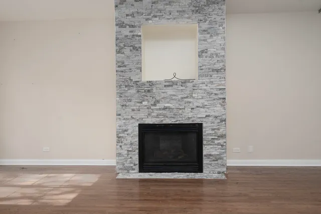 $330,000 | 1133 East 83rd Street, Unit 177, Chicago, IL 60619