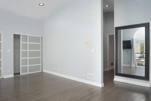 $330,000 | 1133 East 83rd Street, Unit 177, Chicago, IL 60619