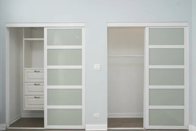 $330,000 | 1133 East 83rd Street, Unit 177, Chicago, IL 60619