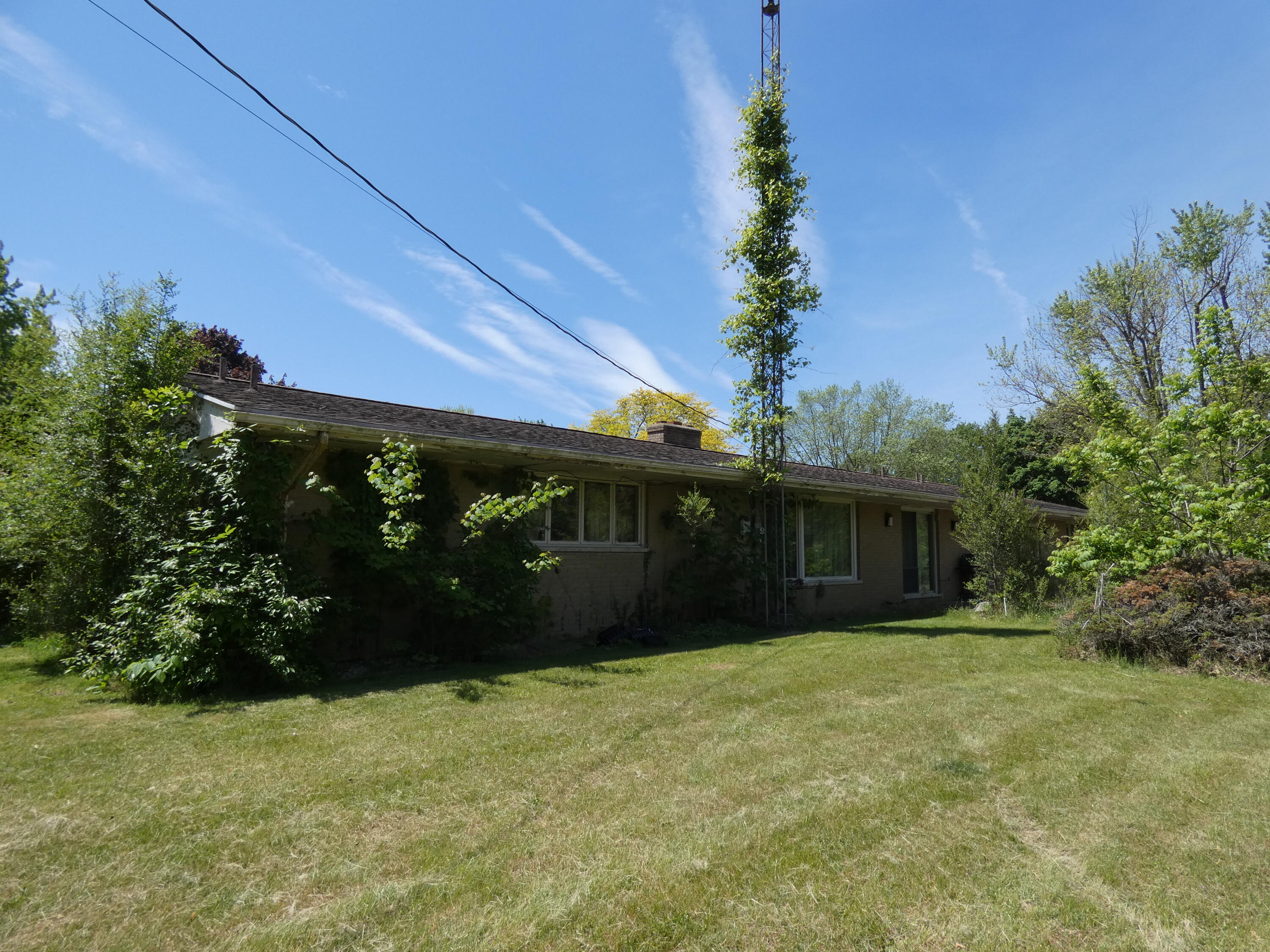 301 Fisk Road Benton Harbor, MI 49022 - Photo 3 of 42 P1010848