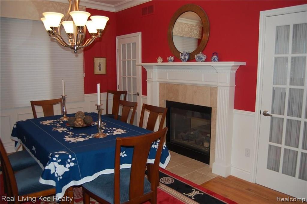 305 Taylor Avenue Rochester, MI 48307 - Photo 9 of 54