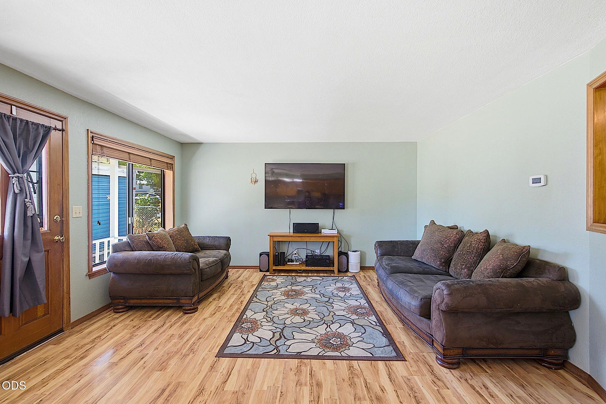 1609 Leonard Road Grants Pass, OR 97527 - Photo 11 of 38 Gallery Image 11