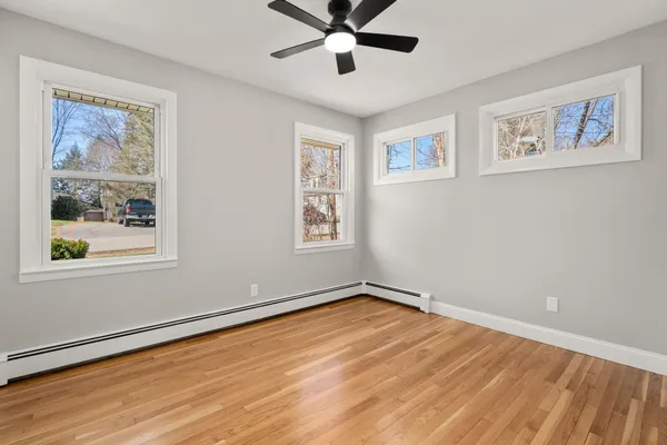 $599,000 | 3 Exeter Street, Derry, NH 03038