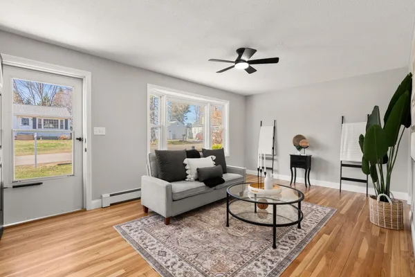 $599,000 | 3 Exeter Street, Derry, NH 03038