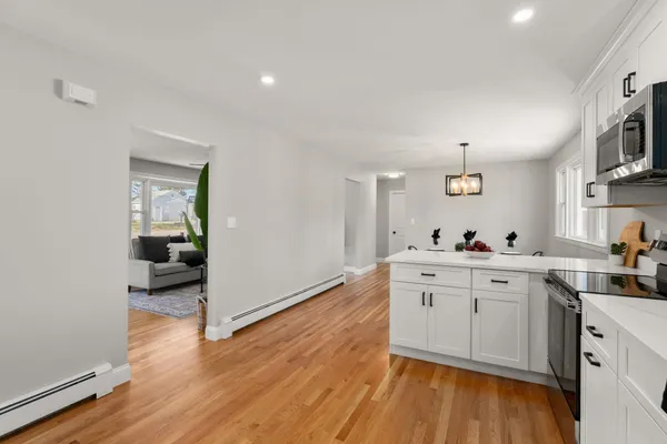 $599,000 | 3 Exeter Street, Derry, NH 03038