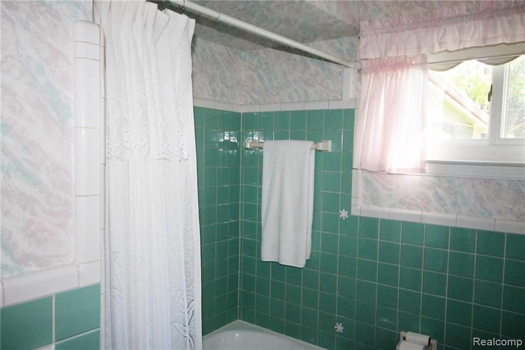 1533 East Melton Road Birmingham, MI 48009 - Photo 14 of 30