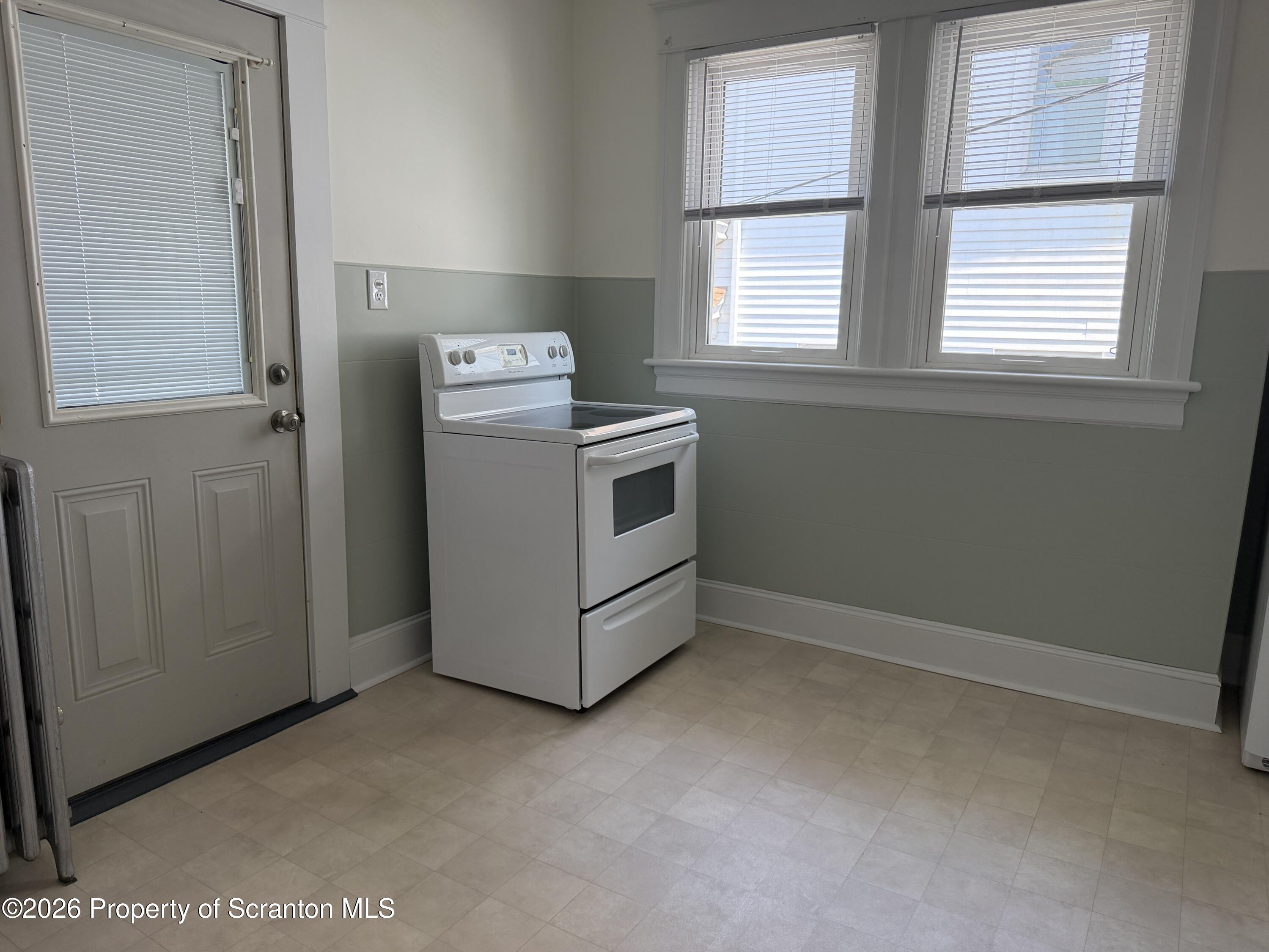 715 Hemlock Street Scranton, PA 18505 - Photo 3 of 8 uuid=C0B4B47D-72A8-4CE1-8214-63608FC9614