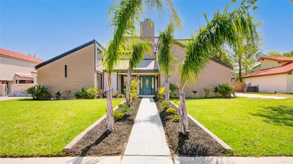 $790,000 | 16406 Brook Forest Drive, Houston, TX 77059