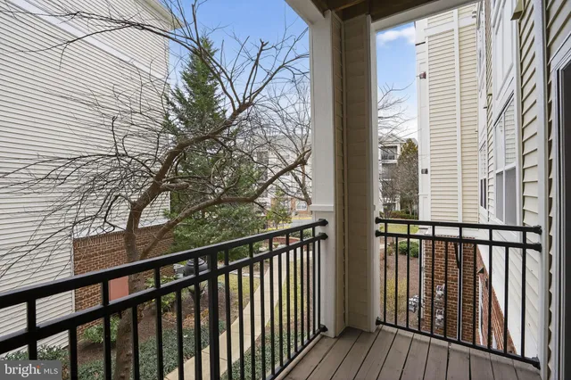 $1,875 | 12905 Centre Park Circle, Unit 207, Herndon, VA 20171