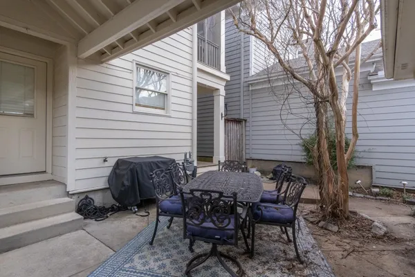 $2,650 | 525 Rienzi Drive, Memphis, TN 38103