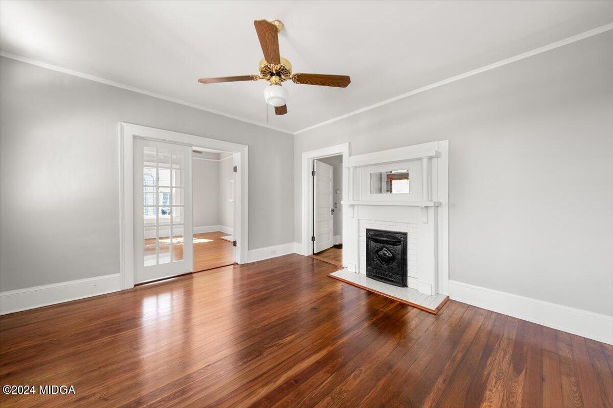 1048 Walnut Street Macon, GA 31201 - Photo 6 of 25 Living Room