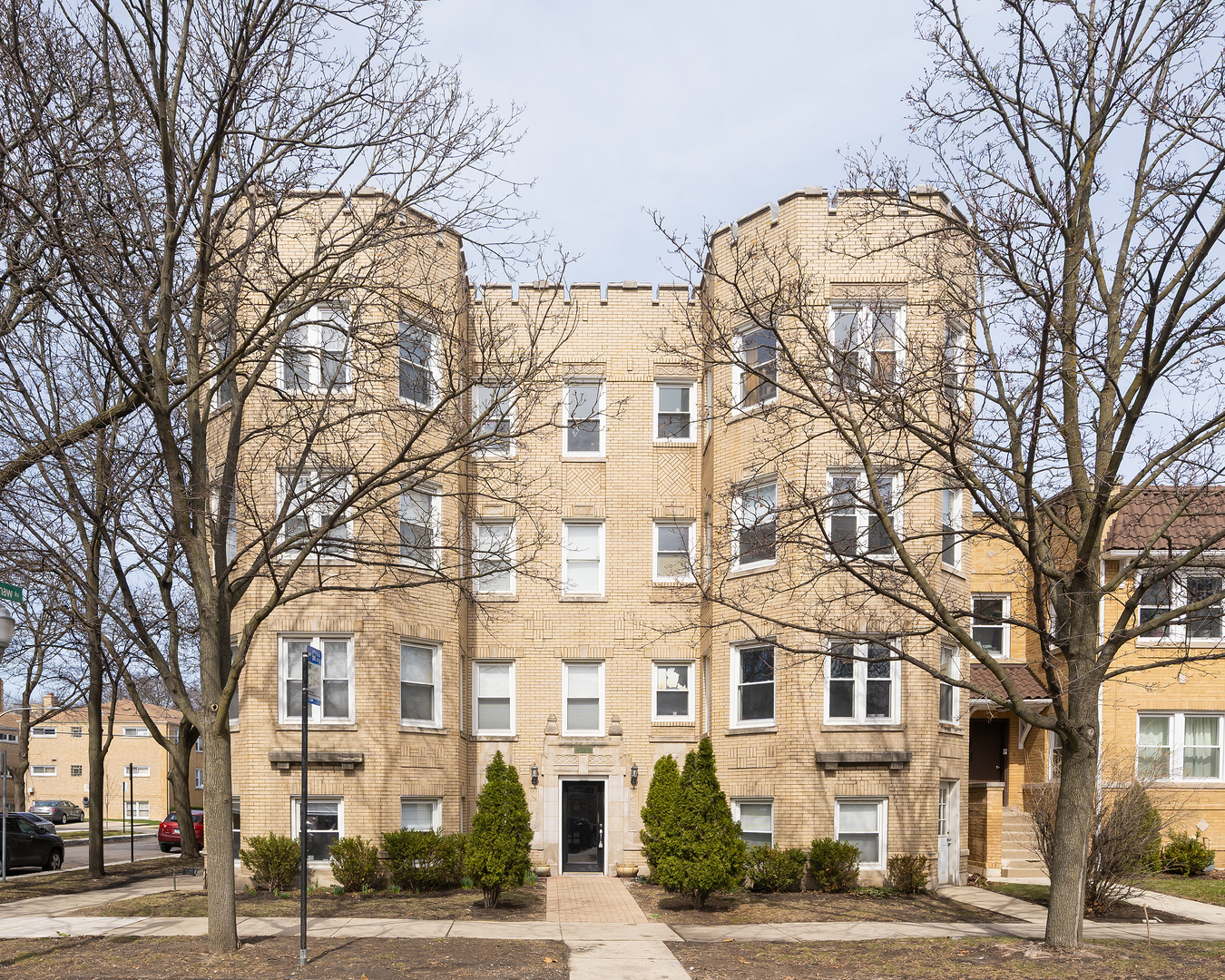 2656 West Lunt Avenue, Unit 1 Chicago, IL 60645 - Photo 1 of 12 a view of a large building