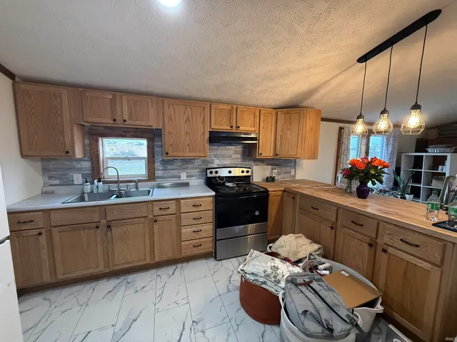 $210,000 | 11491 West 875th Street South, Owensville, IN 47665