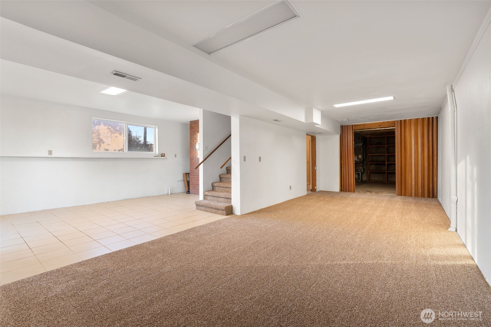 568 A Cemetery Road Winlock, WA 98596 - Photo 19 of 38 a view of an empty room with closet and a window