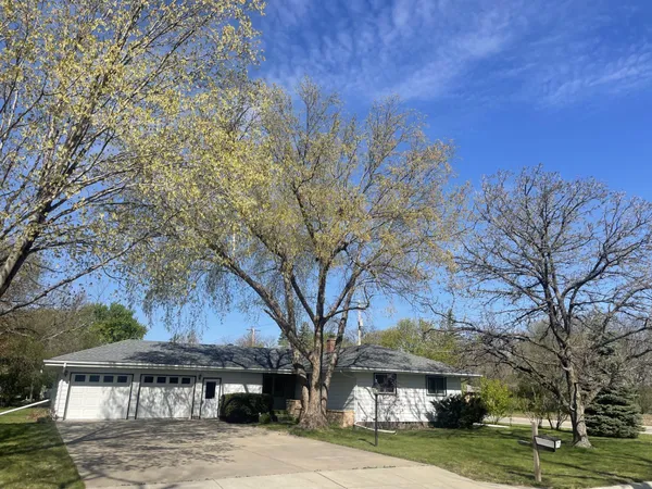 $164,900 | 775 2nd Street East, Tracy, MN 56175