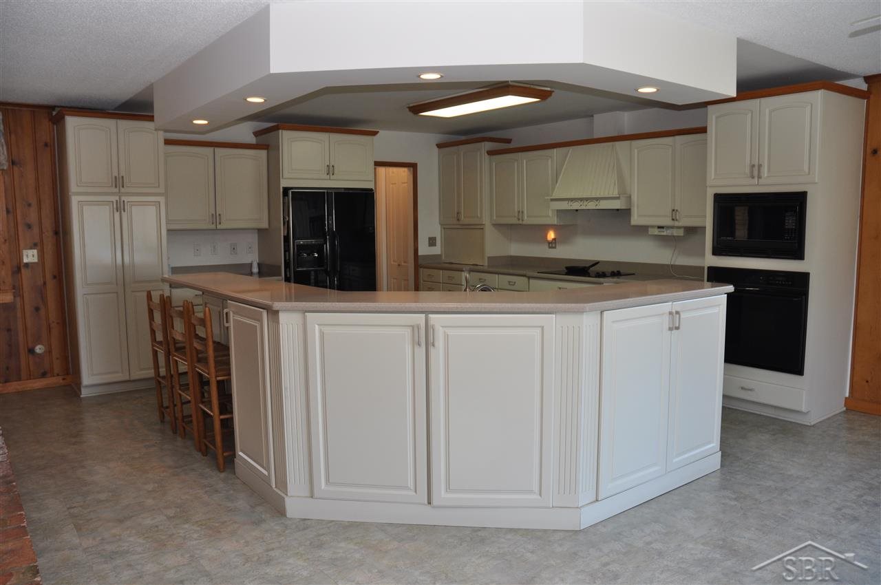 3776 North River Road Freeland, MI 48623 - Photo 2 of 17