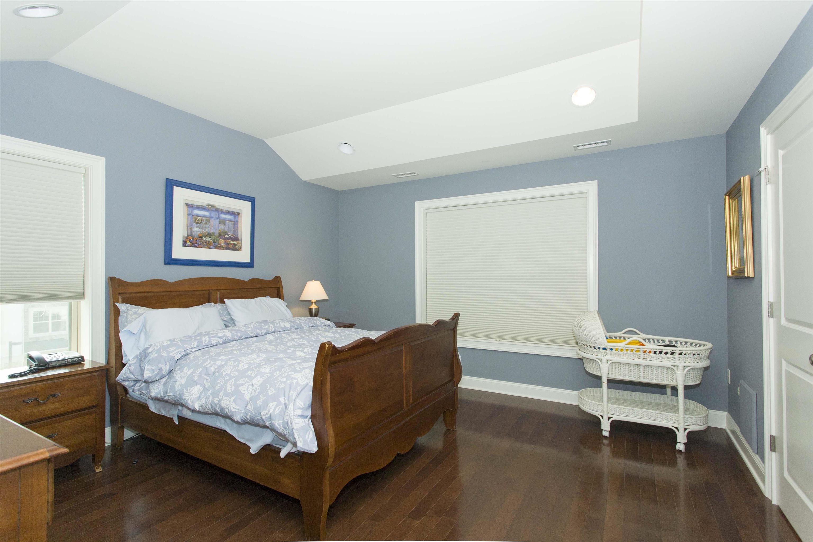 1625 Paterson Plank Road, Unit 24 Secaucus, NJ 07094 - Photo 9 of 20 a bedroom with a bed and a window