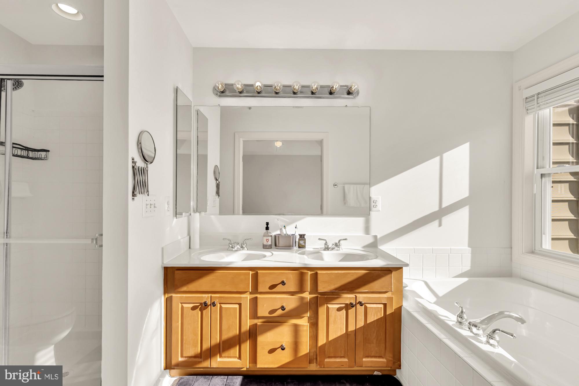 2309 Georgia Village Way Silver Spring, MD 20902 - Photo 21 of 41 Primary bath