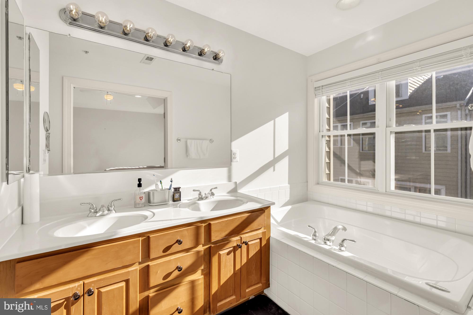 2309 Georgia Village Way Silver Spring, MD 20902 - Photo 22 of 41 Primary bath