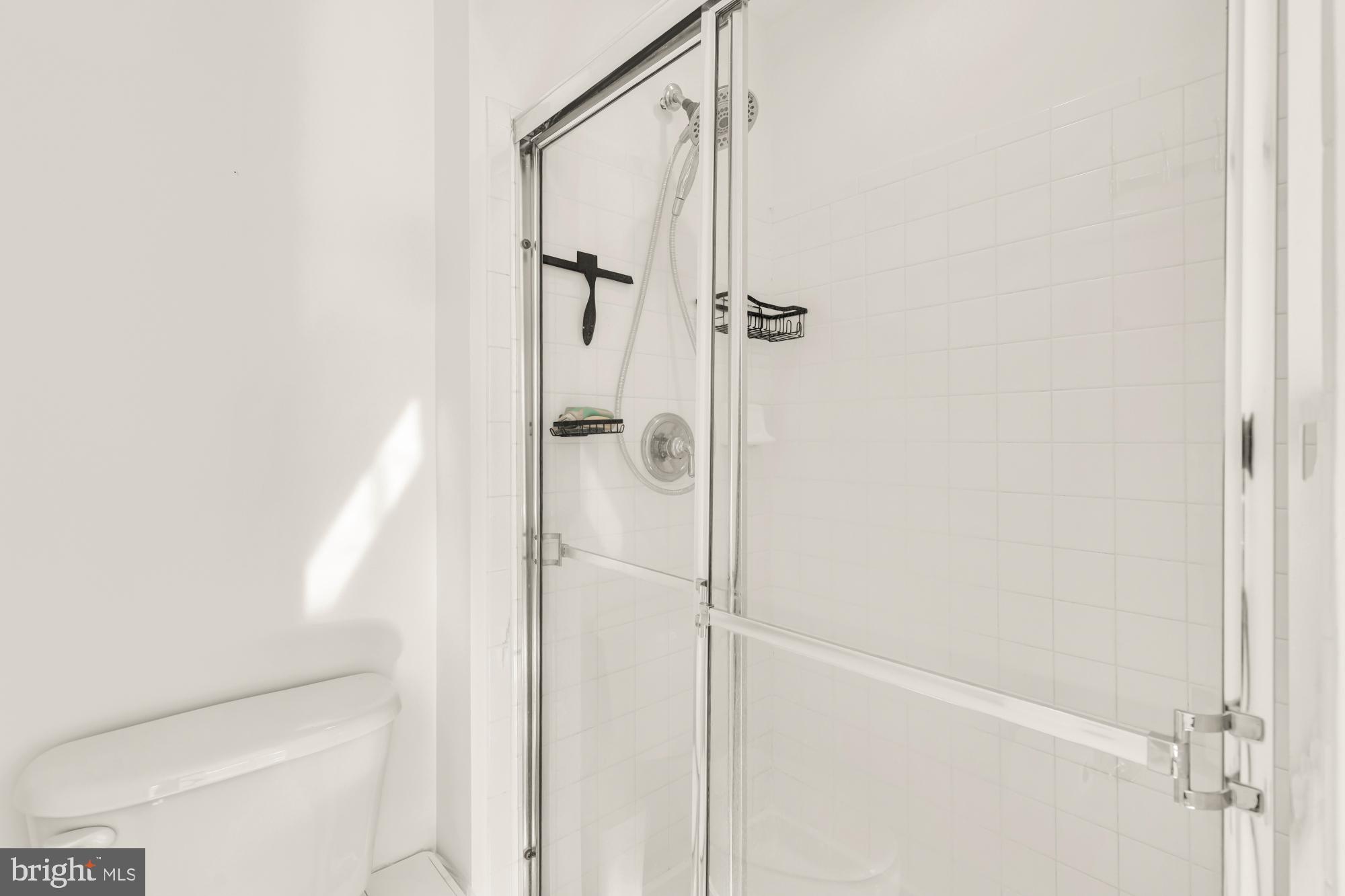 2309 Georgia Village Way Silver Spring, MD 20902 - Photo 23 of 41 Primary bath