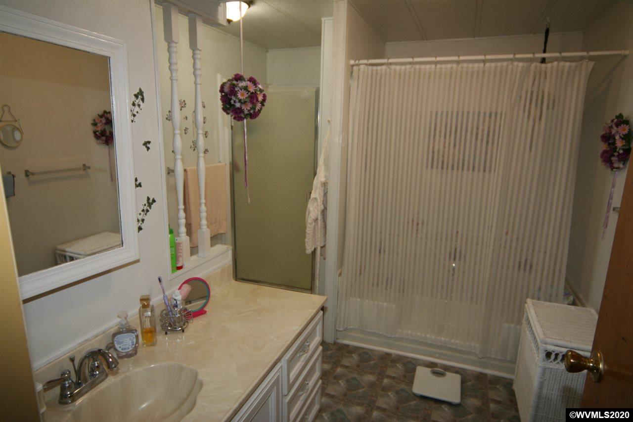 5355 River ( Road Keizer, OR 97303 - Photo 12 of 22