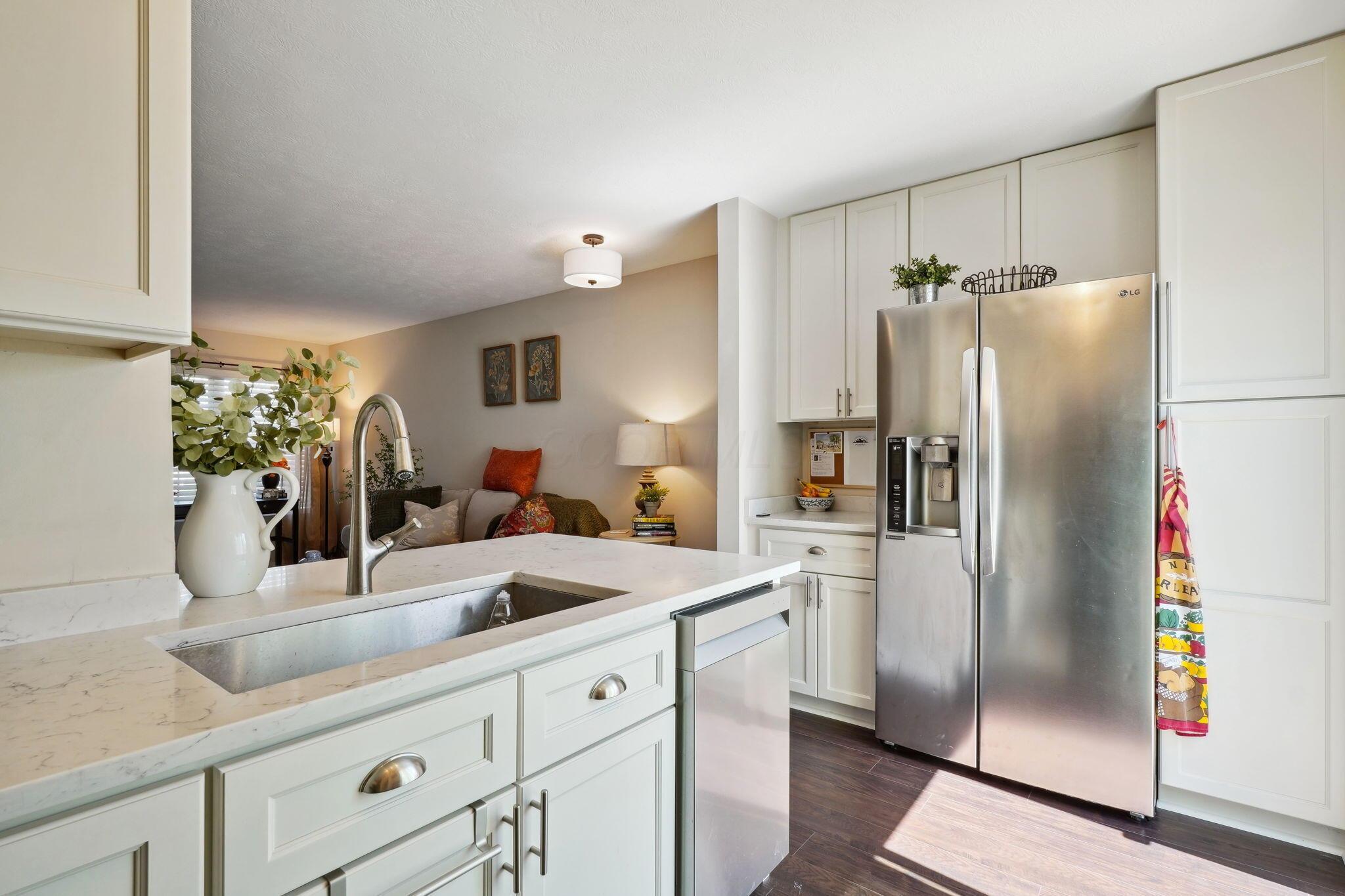 707 Lazelle Road Westerville, OH 43081 - Photo 7 of 26 Kitchen