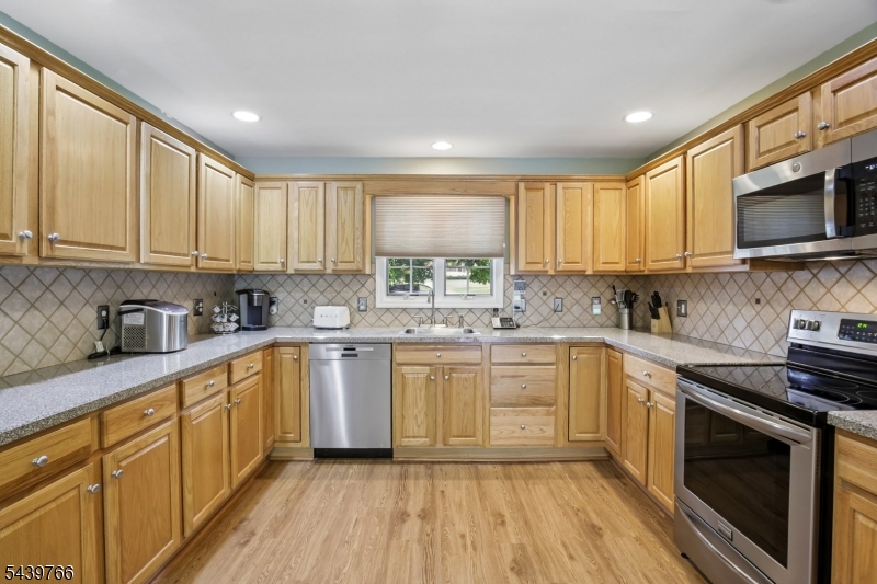 41 Carey Road Succasunna, NJ 07876 - Photo 7 of 21