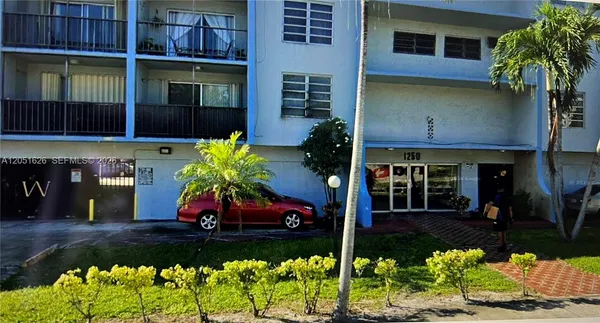 $2,000 | 1250 Northeast 125th Street, Unit 403D, North Miami, FL 33161