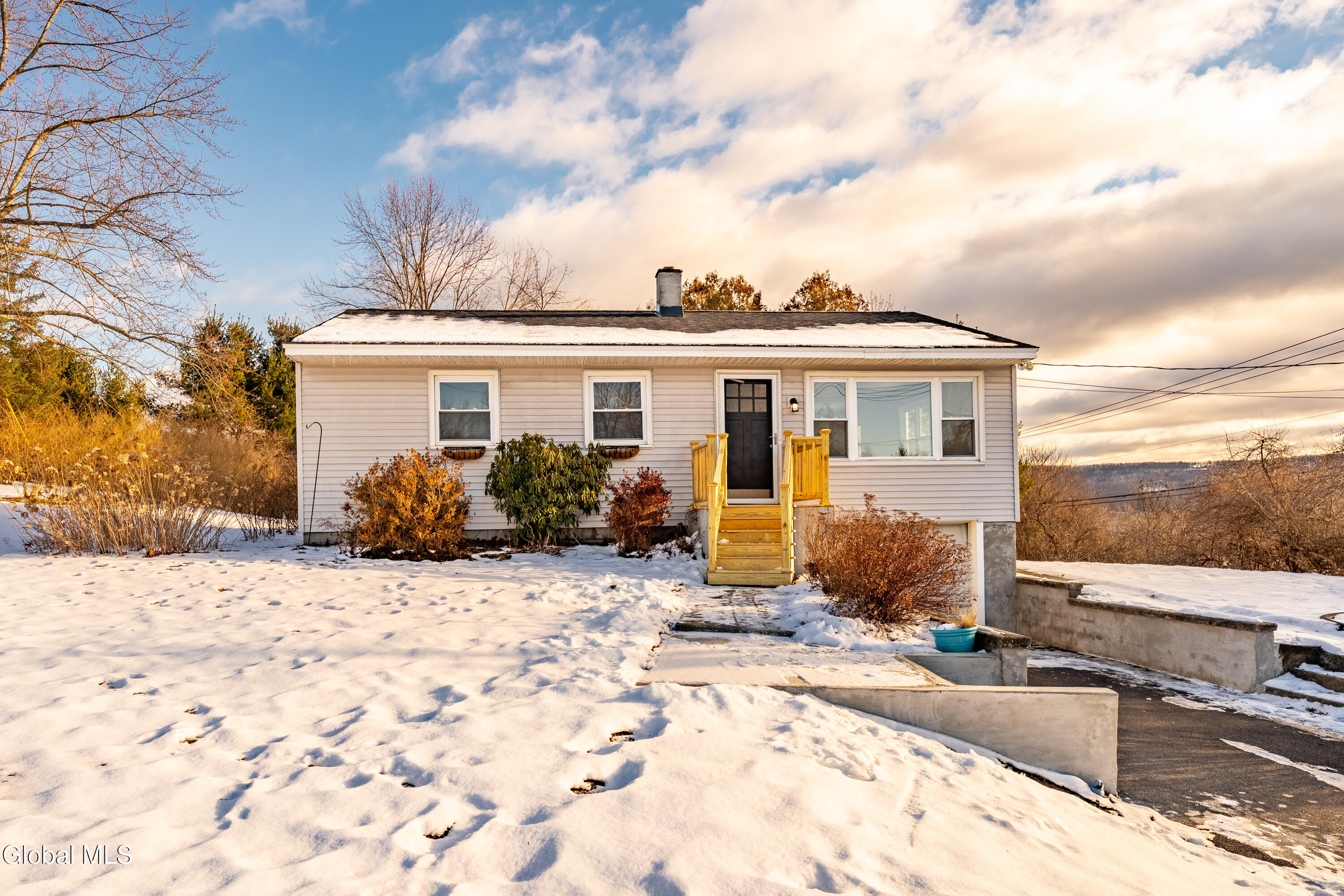 6 Brod Acres Road Poestenkill, NY 12140 - Photo 3 of 17 DSC04404-HDR