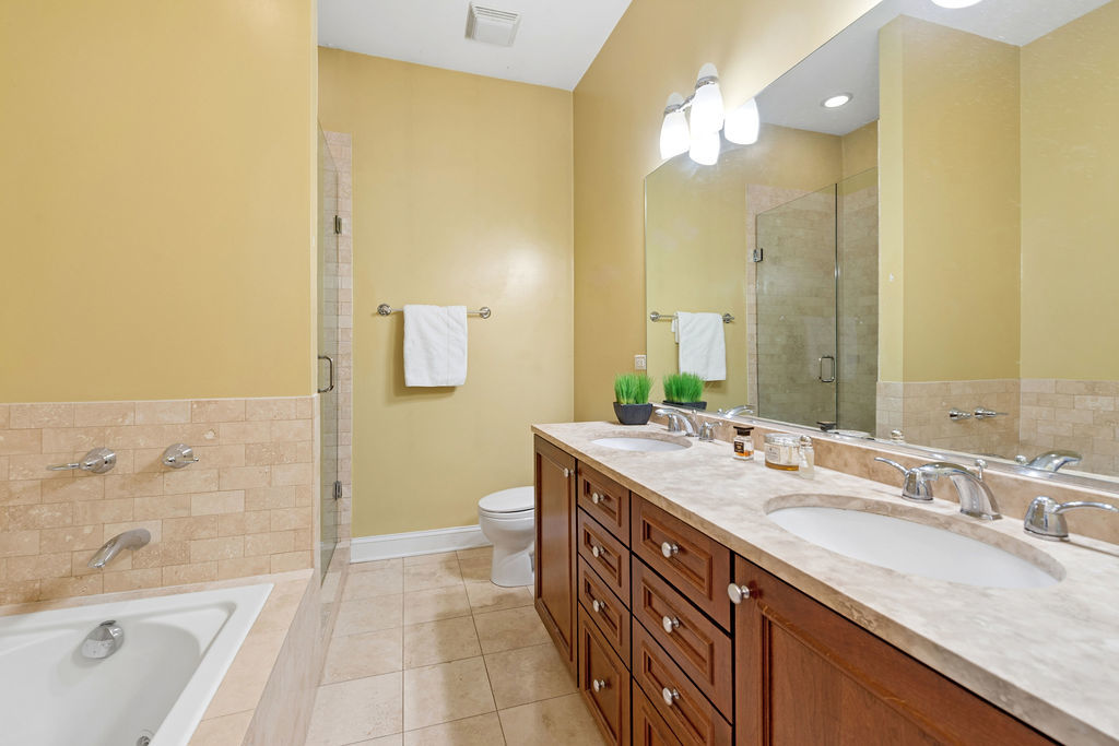 2242 West Roscoe Street, Unit 3 Chicago, IL 60618 - Photo 12 of 16
