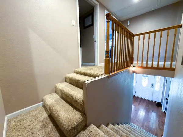 $244,900 | 212 Oak Street, Flora, IL 62839