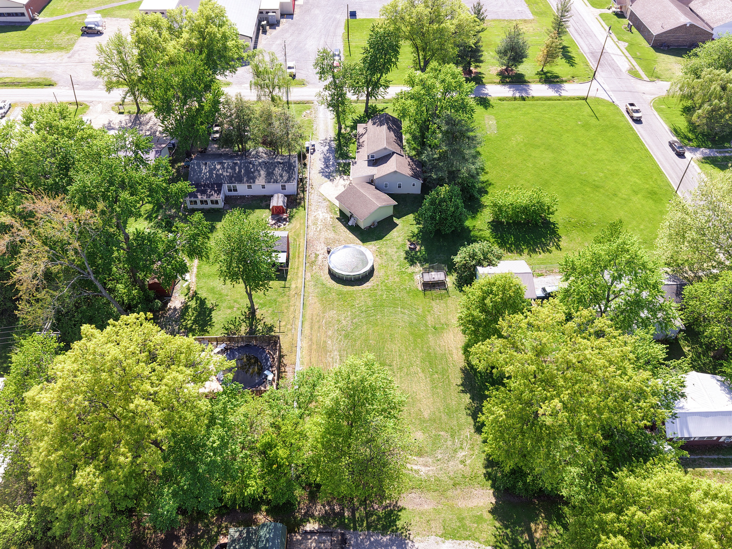 212 Oak Street Flora, IL 62839 - Photo 2 of 59