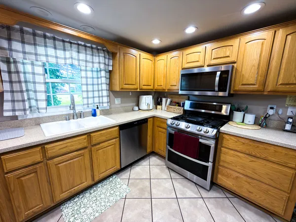 $244,900 | 212 Oak Street, Flora, IL 62839