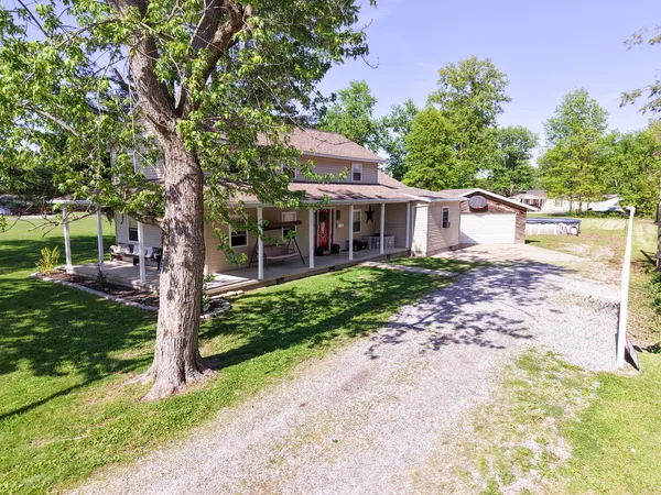 $244,900 | 212 Oak Street, Flora, IL 62839