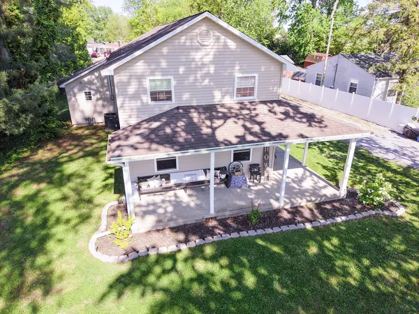 $244,900 | 212 Oak Street, Flora, IL 62839