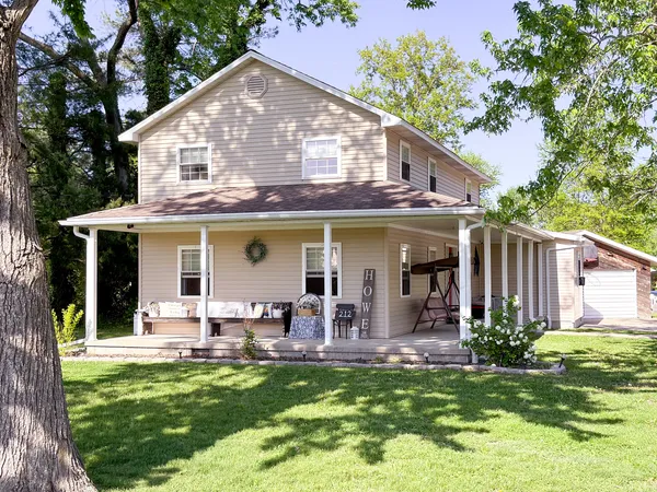 $244,900 | 212 Oak Street, Flora, IL 62839