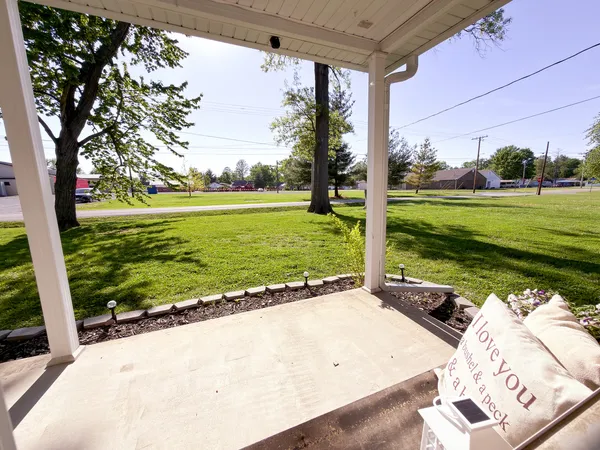 $244,900 | 212 Oak Street, Flora, IL 62839