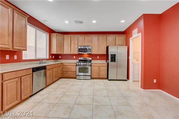 $2,095 | 10429 Scotch Elm Avenue, Las Vegas, NV 89166