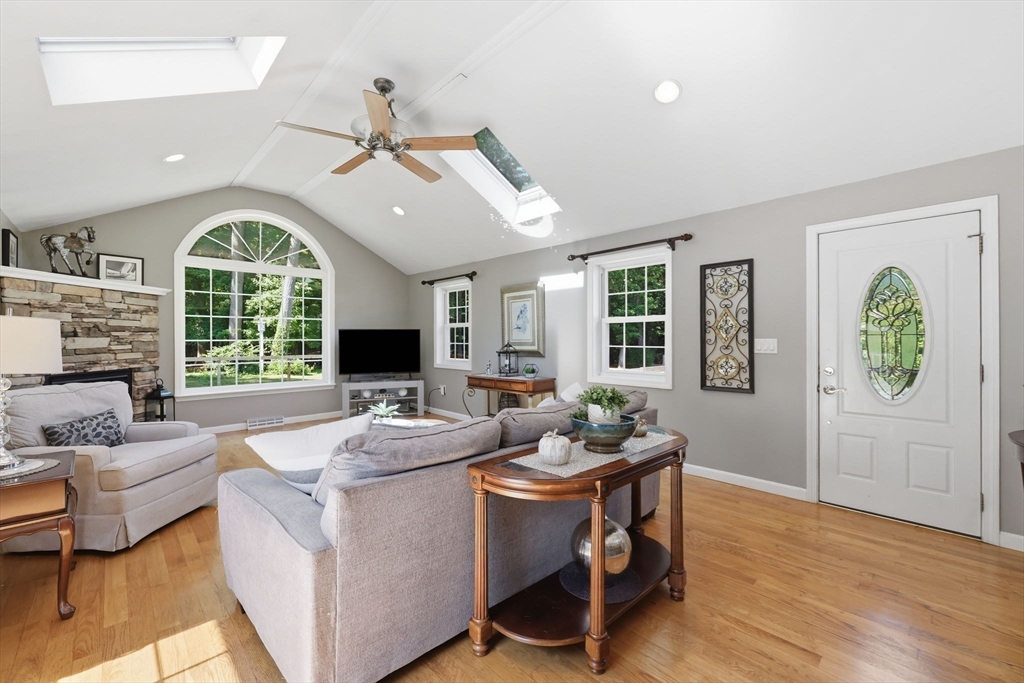 37 Squirrel Road Springfield, MA 01108 - Photo 13 of 42 Gallery Image 13