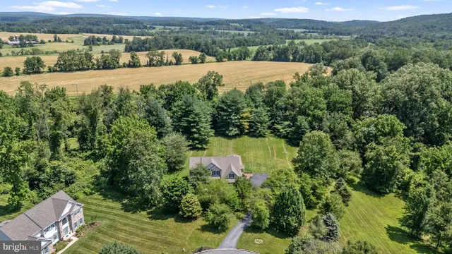 $825,000 | 40 Chanticleer Drive, Glenmoore, PA 19343