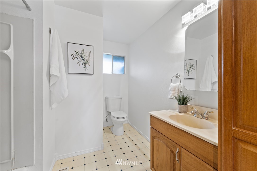 10715 Northeast 189th Street Bothell, WA 98011 - Photo 13 of 27 Gallery Image 13