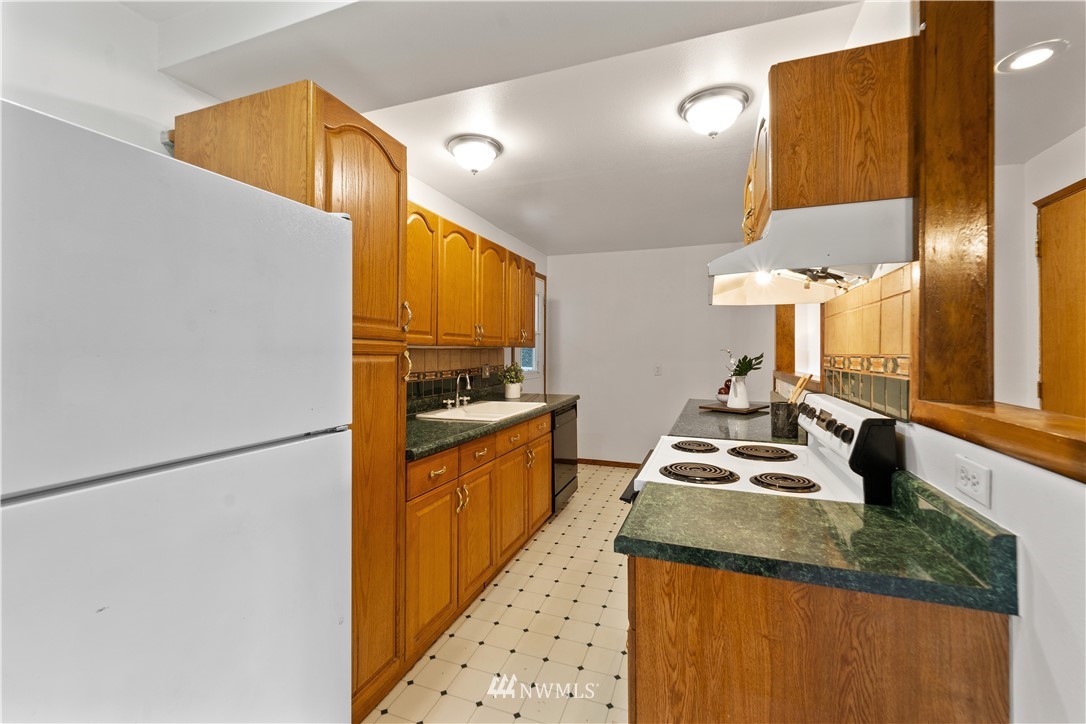 10715 Northeast 189th Street Bothell, WA 98011 - Photo 21 of 27 Gallery Image 21