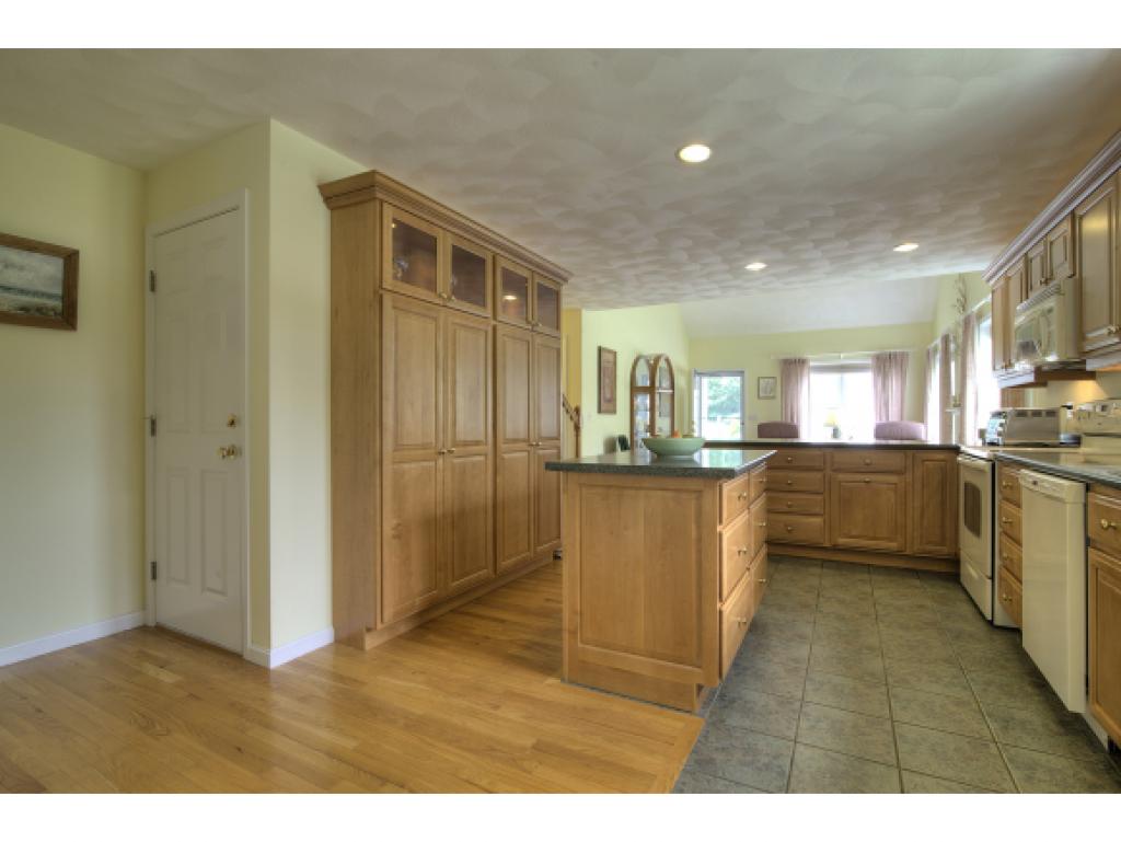 3 Hadleigh Road, Unit 3 Windham, NH 03087 - Photo 9 of 29