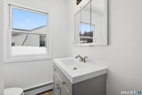 $335,000 | 480 East Main Street, Norwich, CT 06360